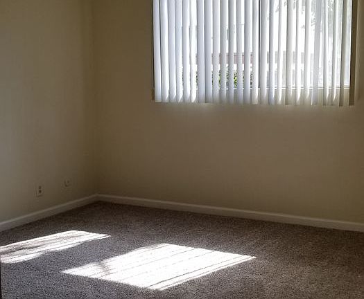4th image of 18550 Prairie St #8