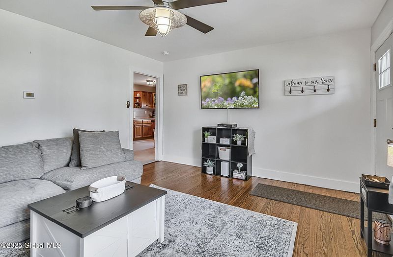 3rd image of 13 Fuller Terrace