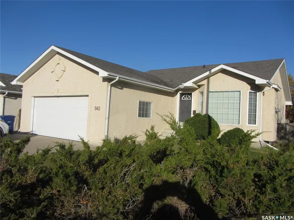 562 Blackburn Crescent, Saskatoon, SK S7V 1E8