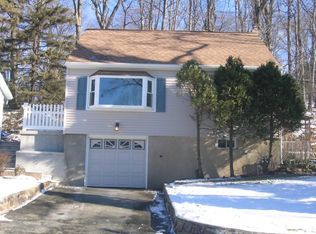 83 Chestnut Hill Dr W, Denville, NJ 07834