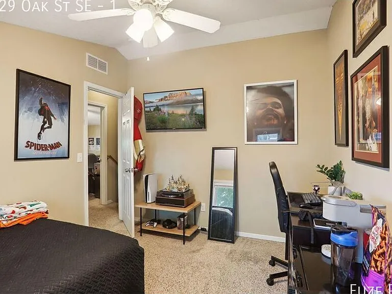 629 Oak St SE #1 — Photo 15