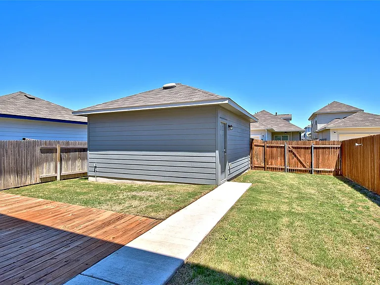 317 Clearlake Dr — Photo 23