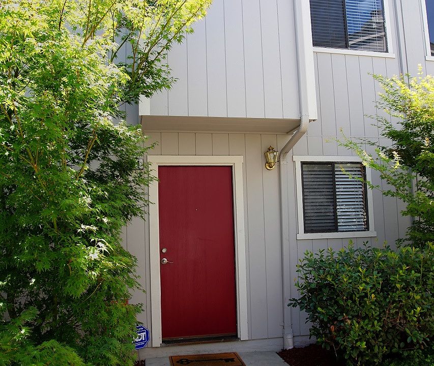 1st image of 1034 Maywood Ln