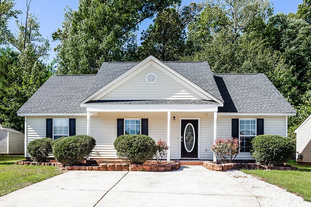 3 bed, 2.0 bath, 1215 sqft, $1,875 — Photo 1
