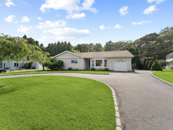 2 Canvasback Lane, East Quogue, NY 11942