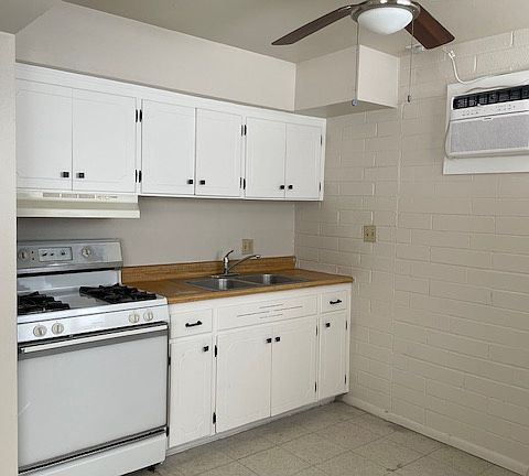 3rd image of 3227 E Earll Dr