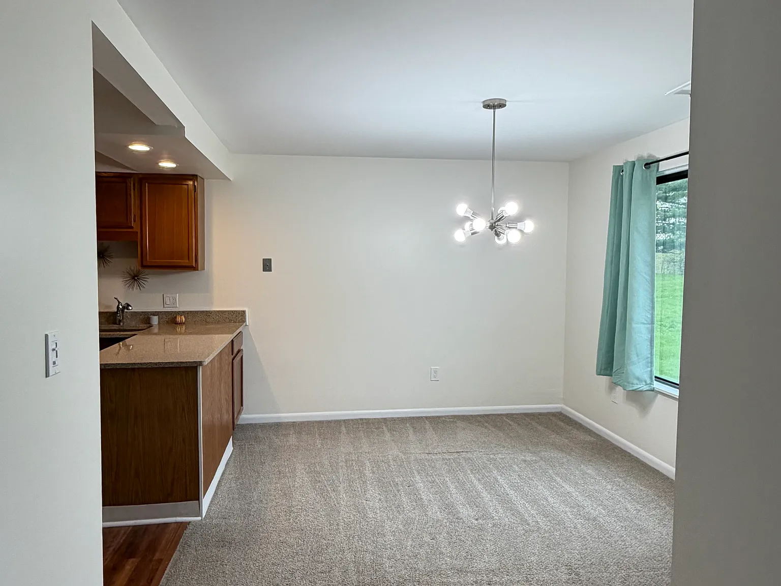 2 bed, 1028 sqft, $2,200 — Photo 4