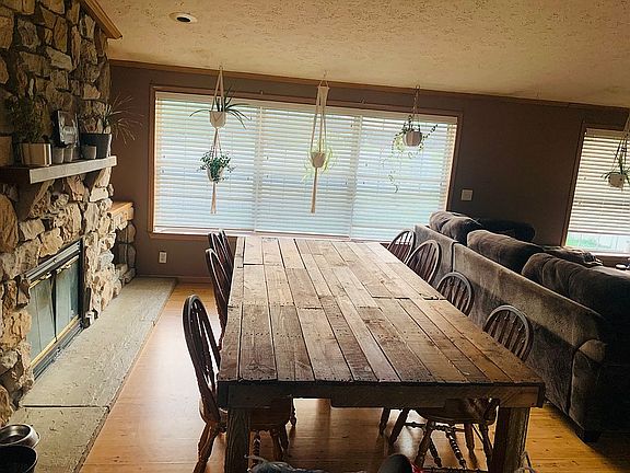 4th image of 501 Hill Ln