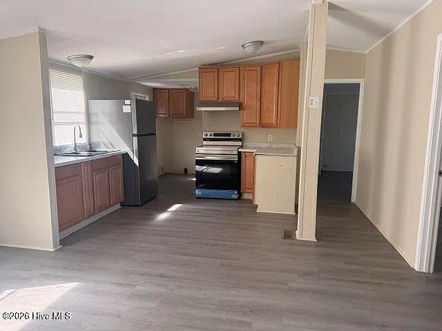 4 bed, 2.0 bath, 1216 sqft, $1,600 — Photo 2