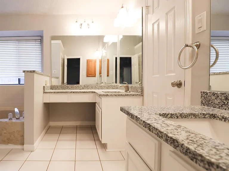 1816 Chatham Dr — Photo 13