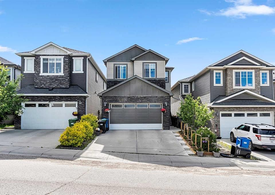 1st image of 236 E Nolanhurst Cres NW