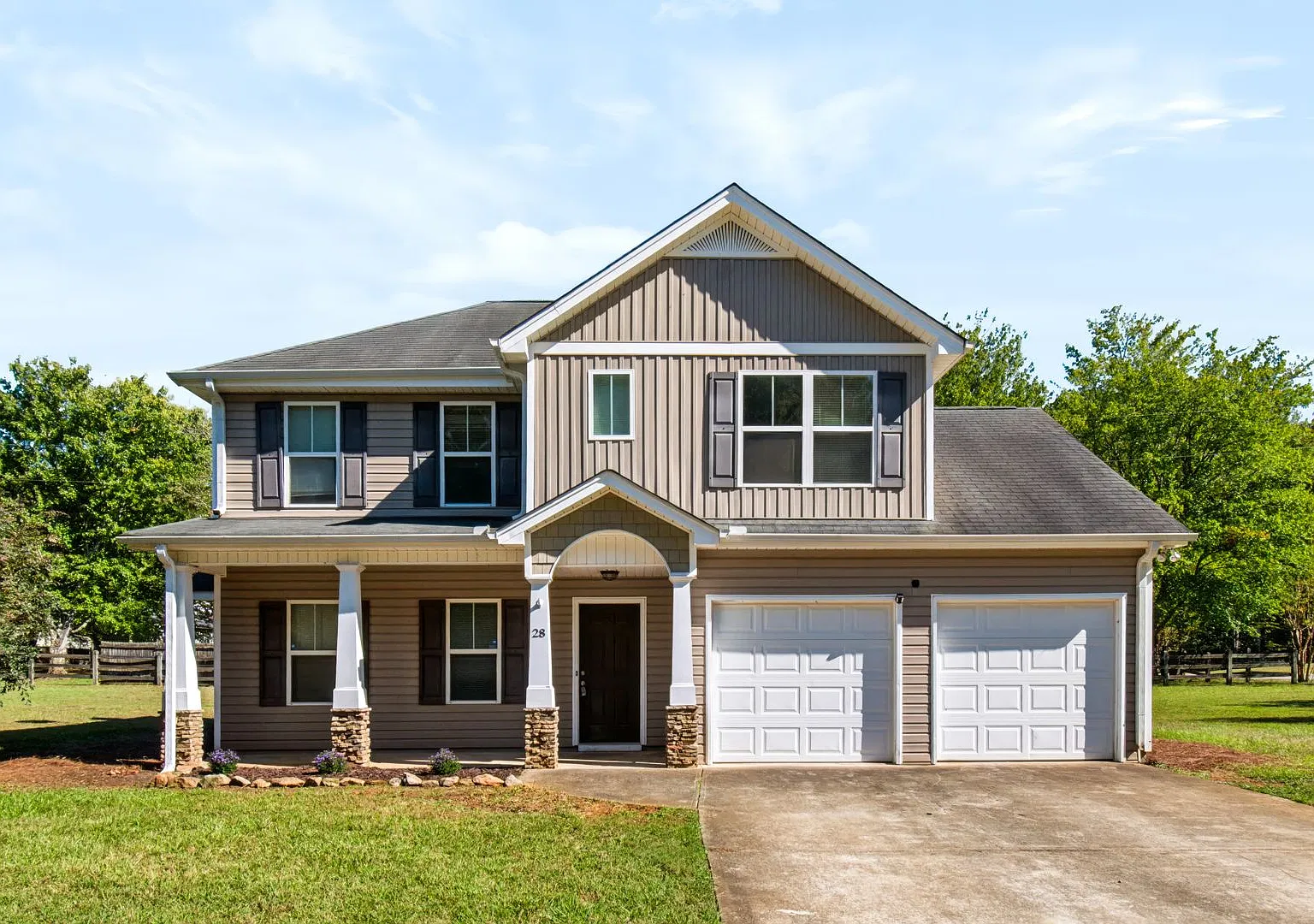 Freshly Rennovated Home in Dallas Georgia — Photo 1