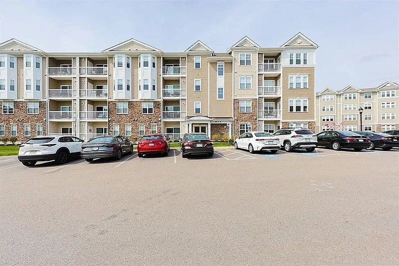 1 bed, 1.0 bath, 1030 sqft, $1,820 — Photo 1