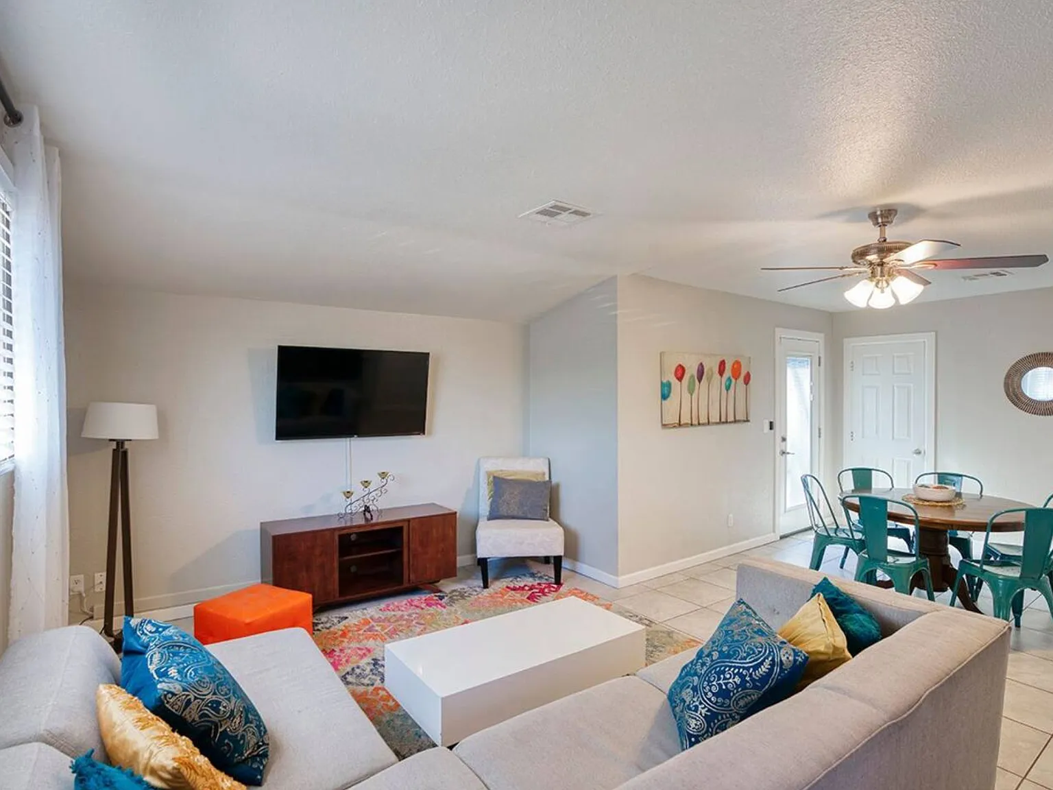 4 bed, 1378 sqft, $3,200 — Photo 4