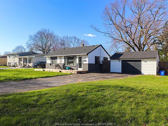 5th image of 431 Maple Ave