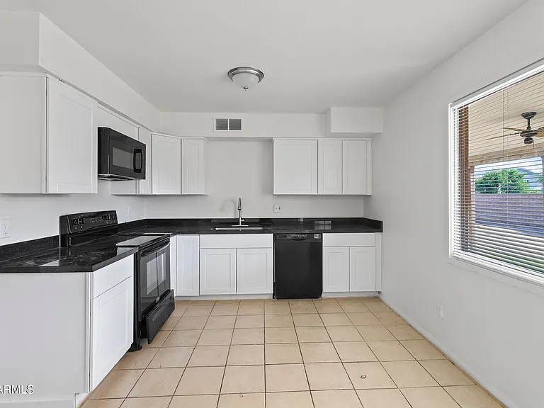 5212 N 67th Dr — Photo 20