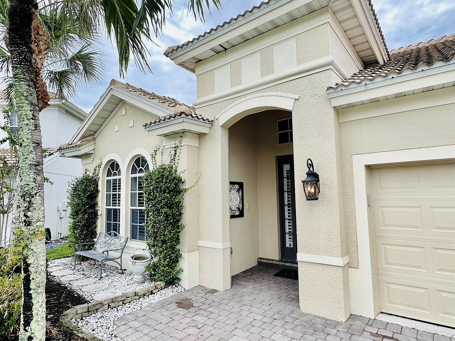 16152 Parque Lane - 1 — Photo 4