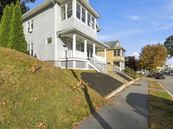 4th image of 16 Barnes Ave