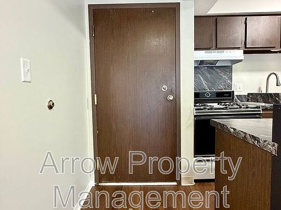 4th image of 649 S 18th St #31