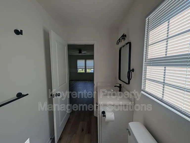 55 Breezewood Dr — Photo 31