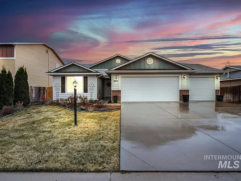 11407 Willamette Way — Photo 1
