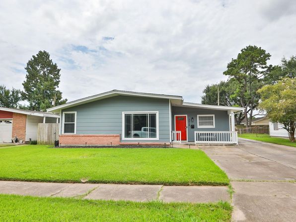 3218 Cedarcrest Dr