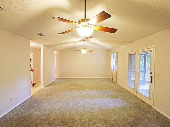 4th image of 3850 1st Ave