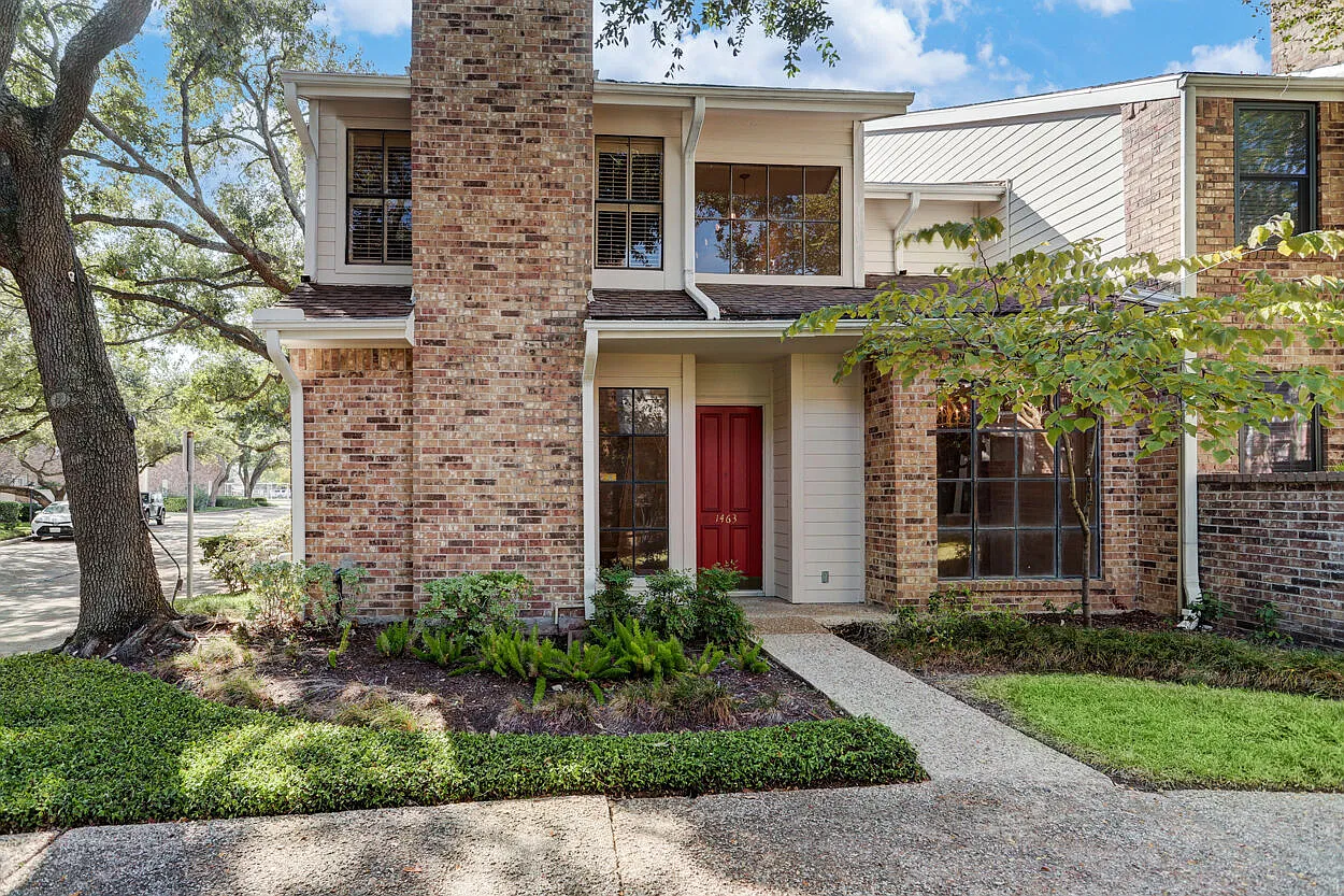 San Felipe Square Townhomes — Photo 4