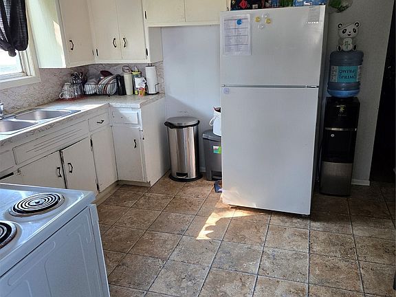 4th image of 701 3rd Street