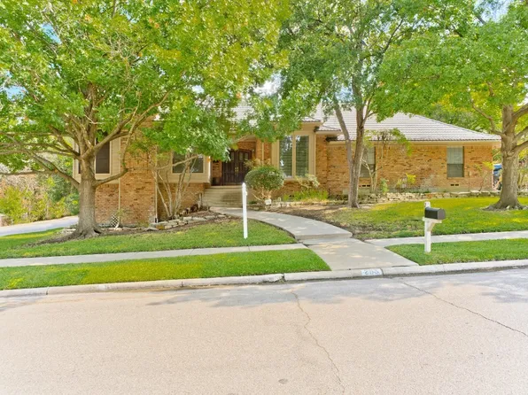 205 Balboa St, Irving, TX 75062