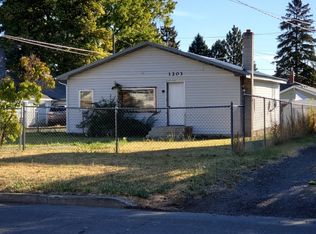 1203 Cedar St, La Grande, OR 97850