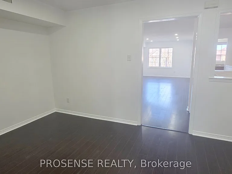 9699 Jane St #13 — Photo 18