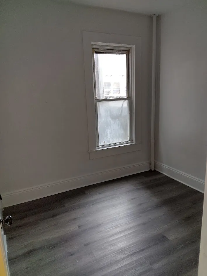 4 bed, 1000 sqft, $3,000 — Photo 2
