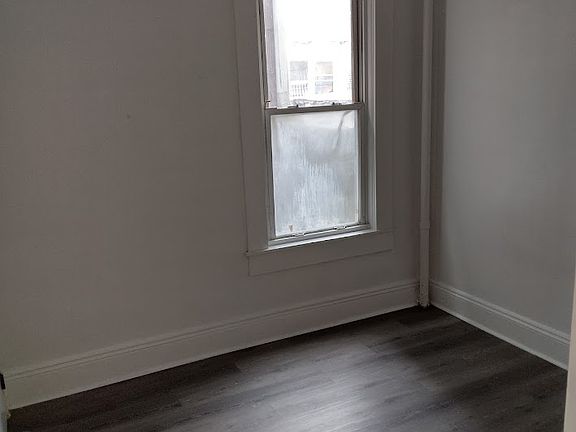 2nd image of 107 Oliver Ave Floor 1