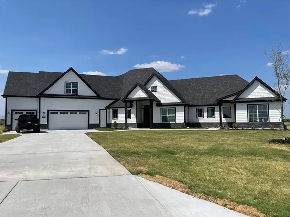 805 Lexington Ln, Nevada, TX 75173