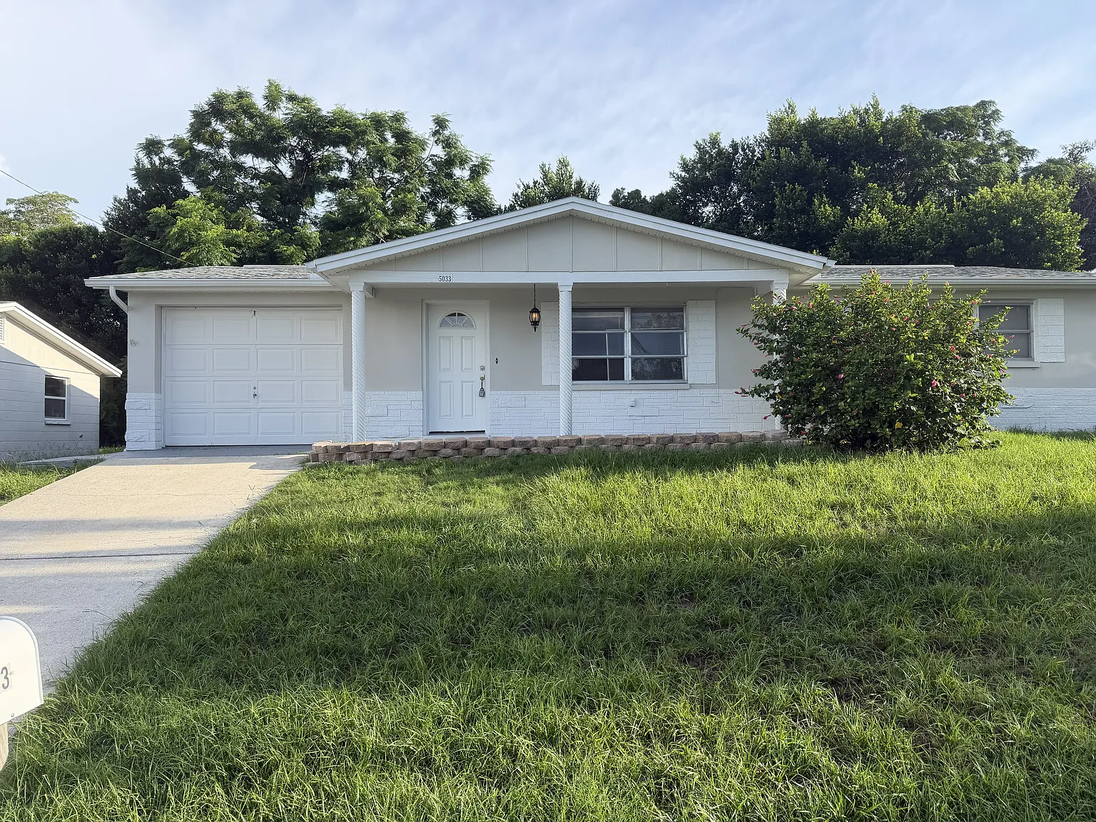 3 bed, 1.5 bath, 1004 sqft, $1,850 — Photo 2
