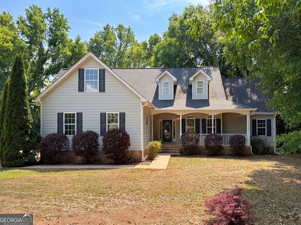 1st image of 141 Lake Chase Dr S