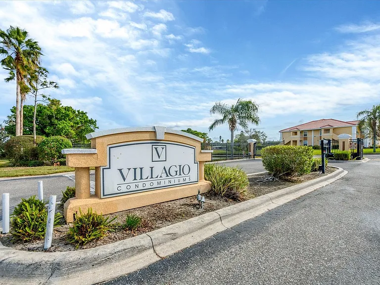 1015 Villagio Cir #202 — Photo 32