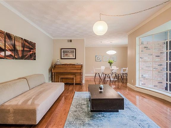 4th image of 11016 Creekmere Dr