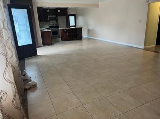 10635 Langmuir Ave, Sunland, CA 91040