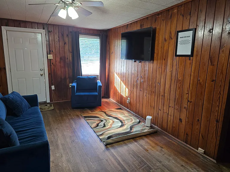 2708 N G St — Photo 4