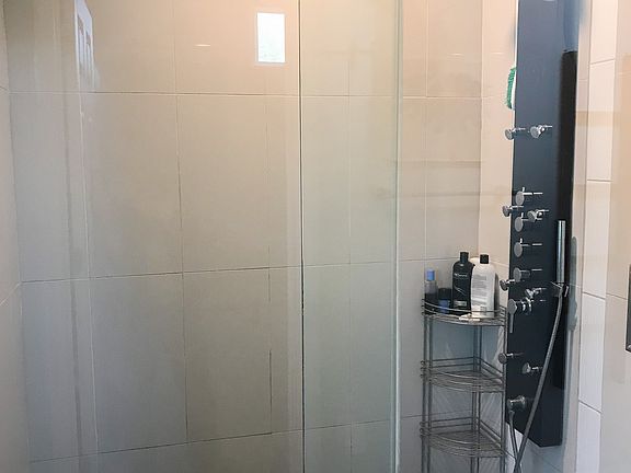 Master/ En Suite Bath