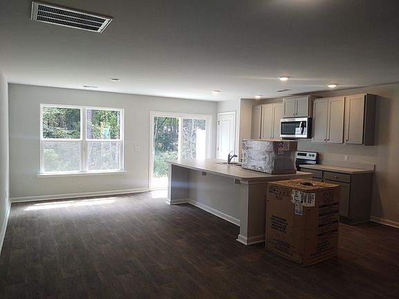 3rd image of 173 Rosefield Ct