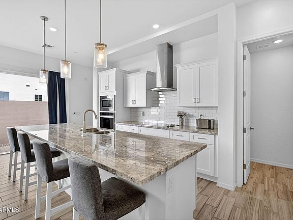 3rd image of 253 E BALSAM Drive
