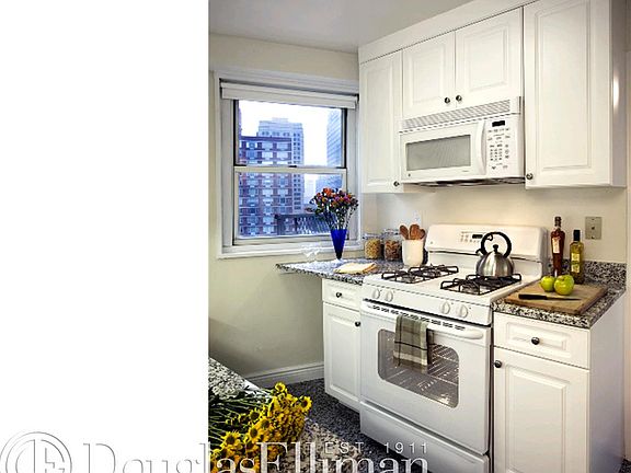 3rd image of 155 W 68th St APT 1217