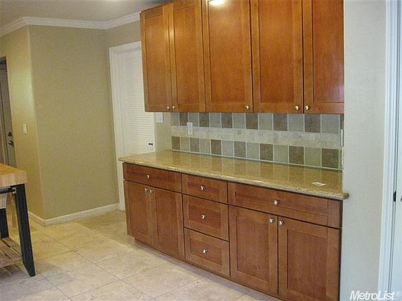 4th image of 9932 N Garnet Ave