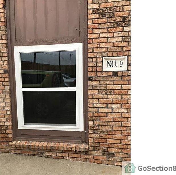 1st image of 1401 N Jefferson St #9