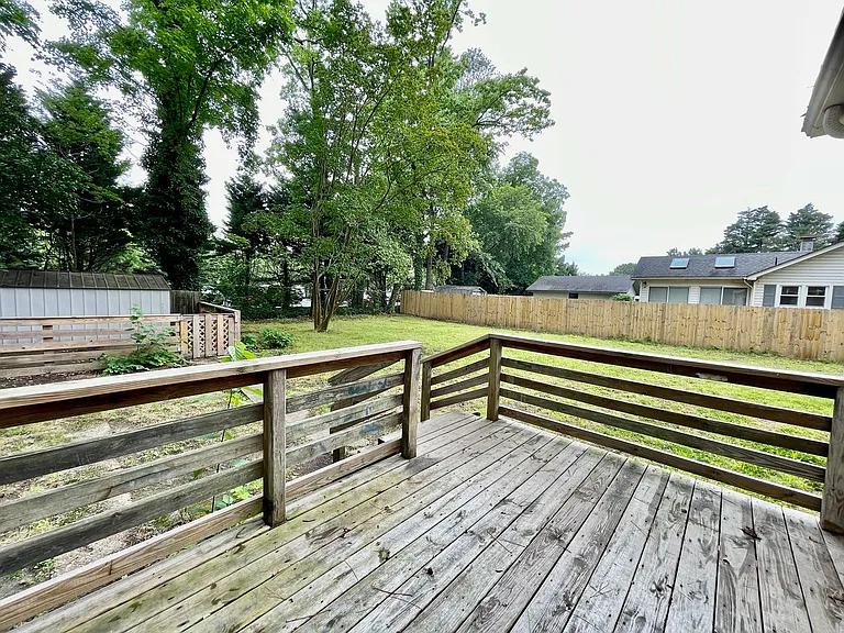 5621 Larry Ave — Photo 18