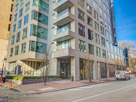 2nd image of 500 Walnut St Unit 601