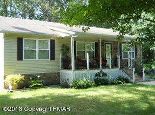 8849 Robinhood Dr, Kunkletown, PA 18058